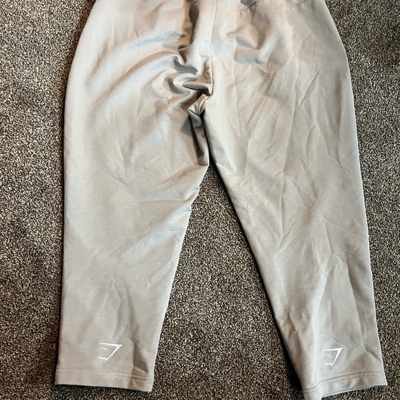 Gymshark beige/ taupe color. Size small - Picture 4 of 4